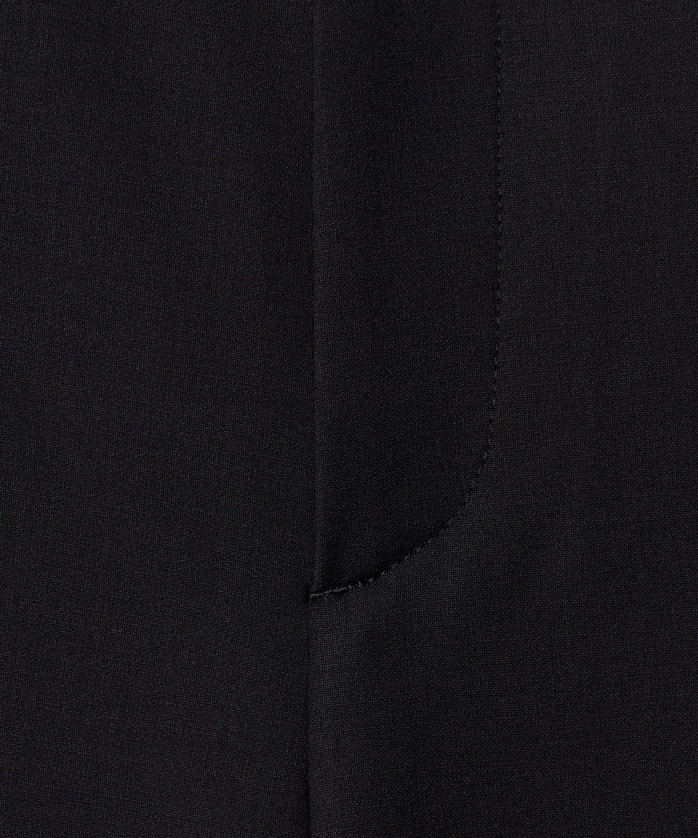 82142000026-d16.jpg