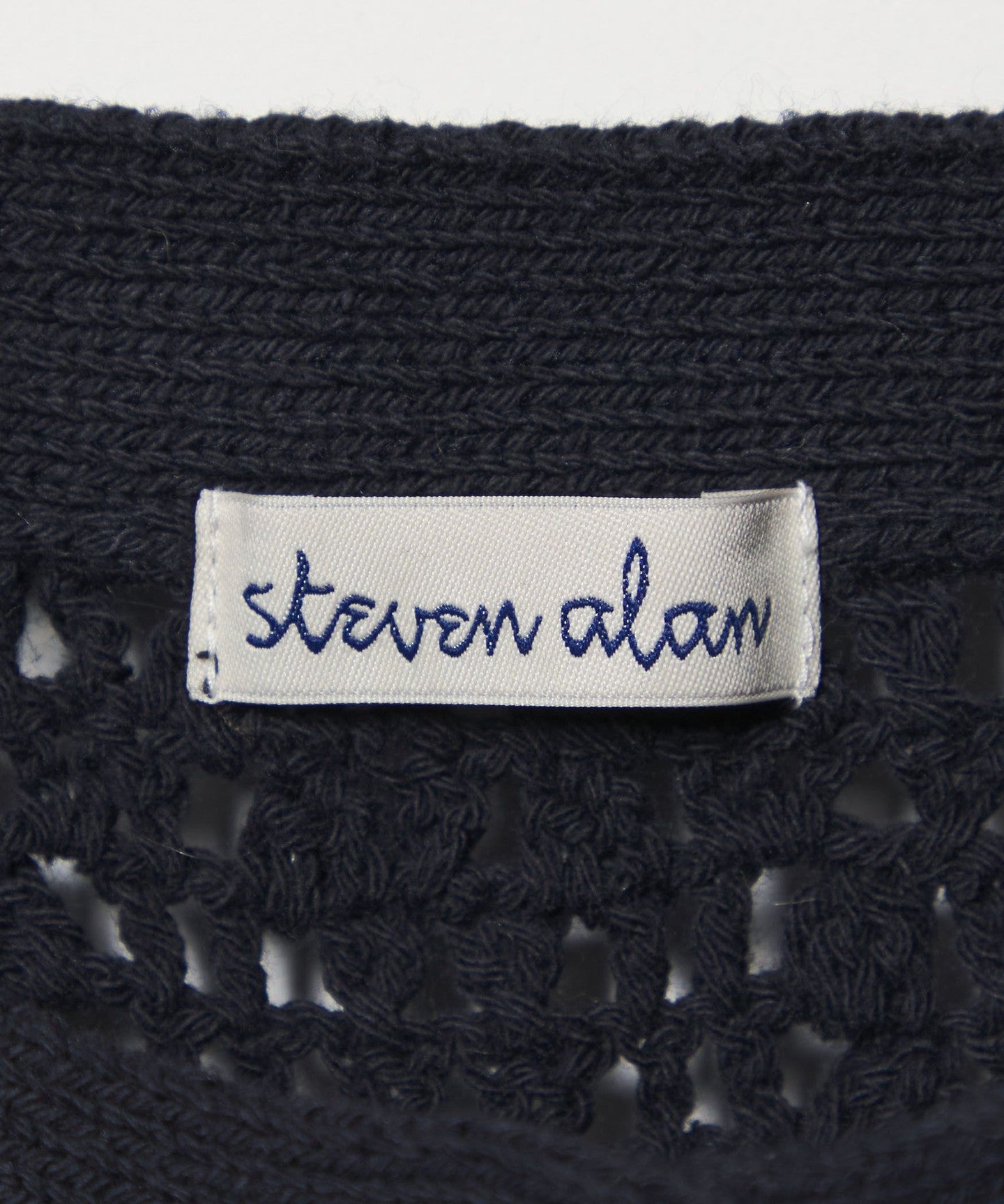 82181000012-d20.jpg