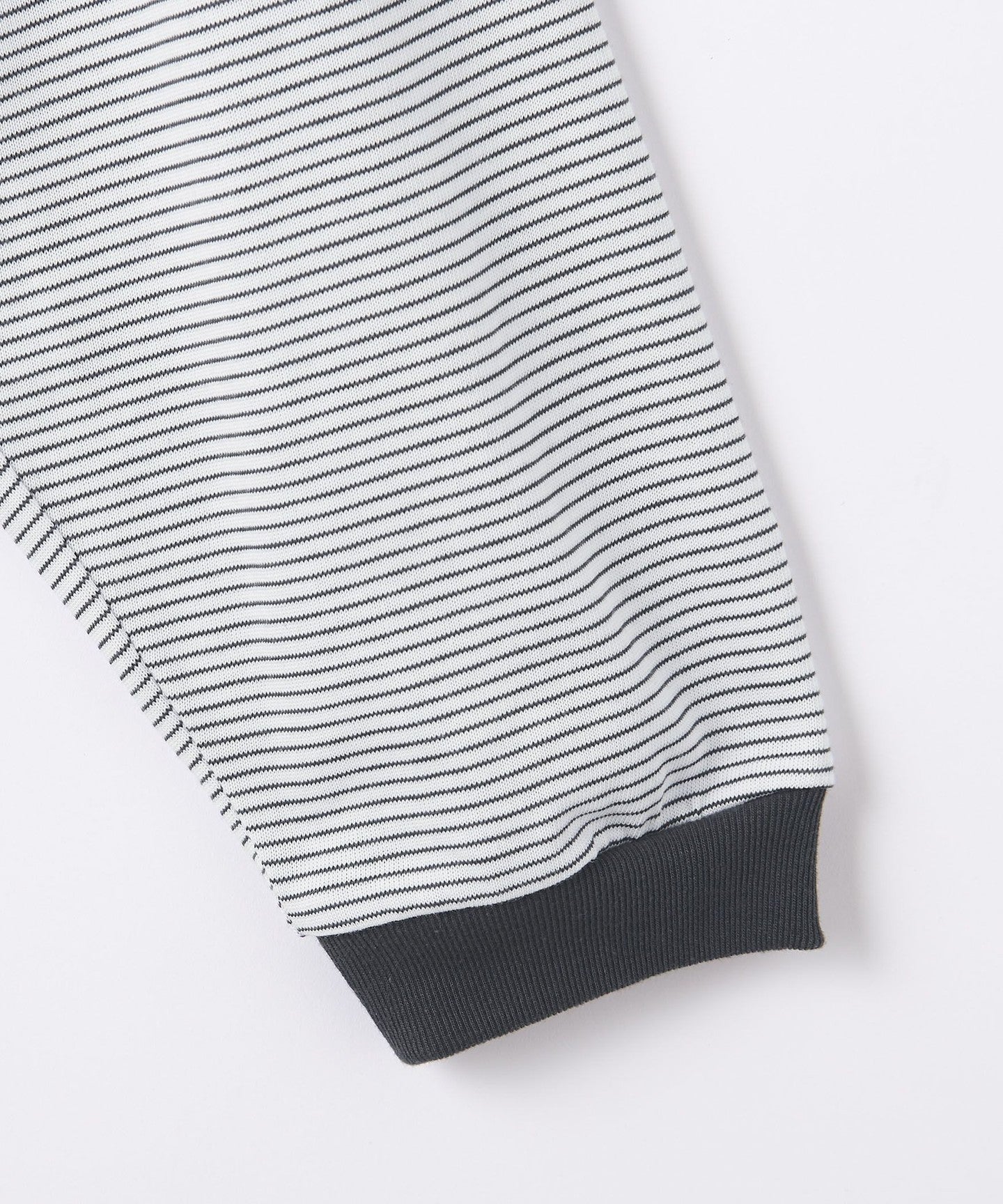 83126992154-d03.jpg