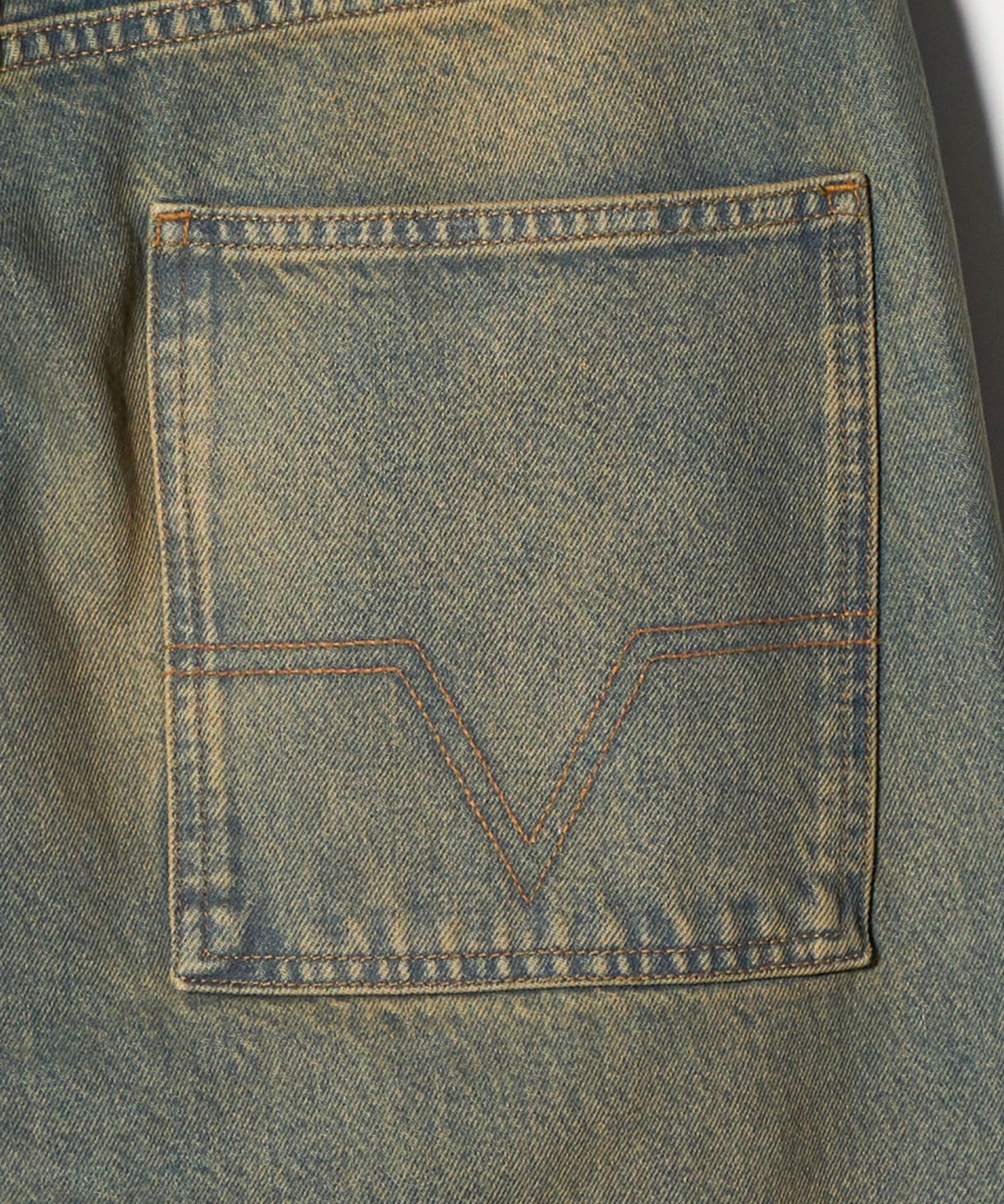 83144000019-d04.jpg