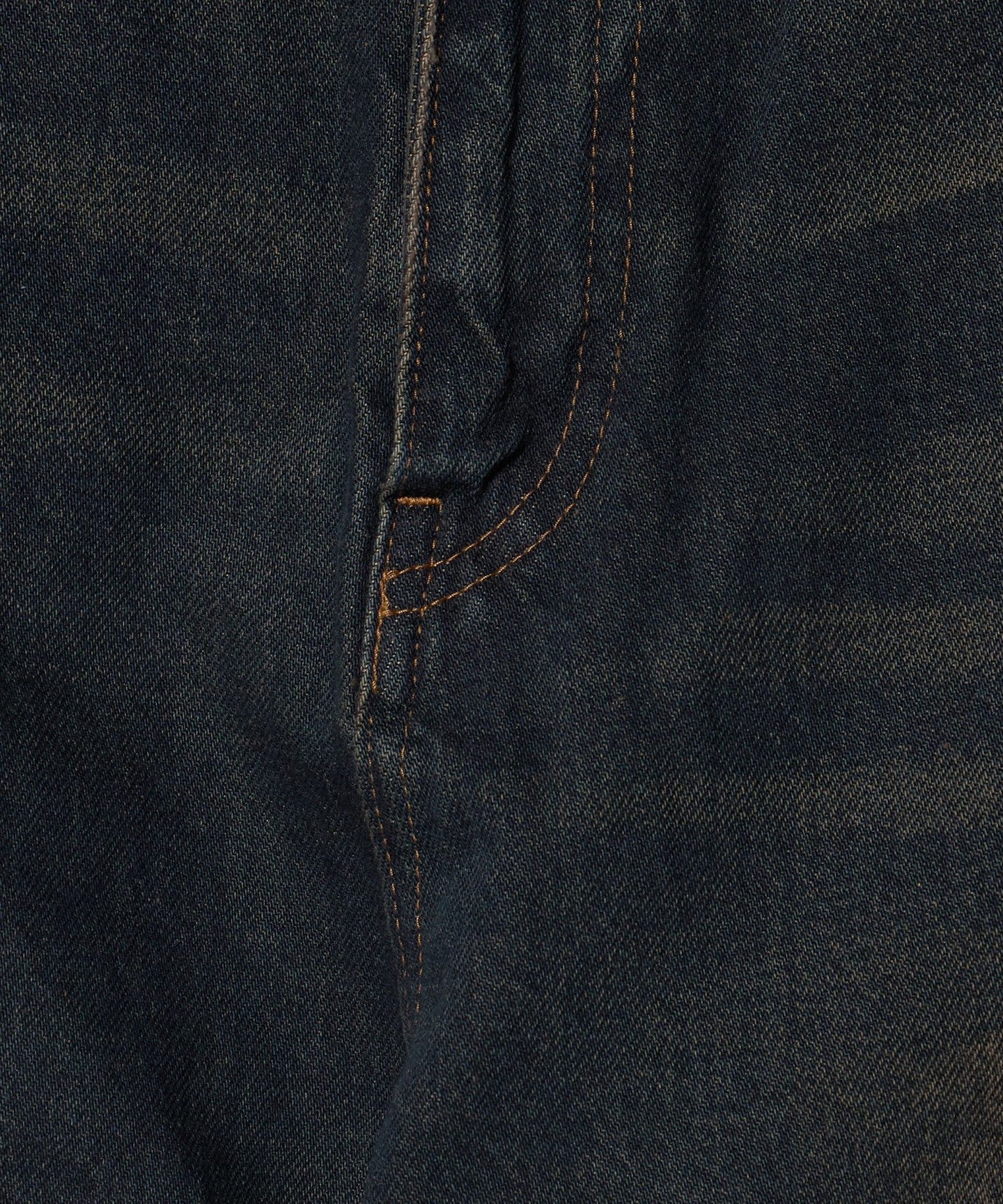 83146992002-d39.jpg