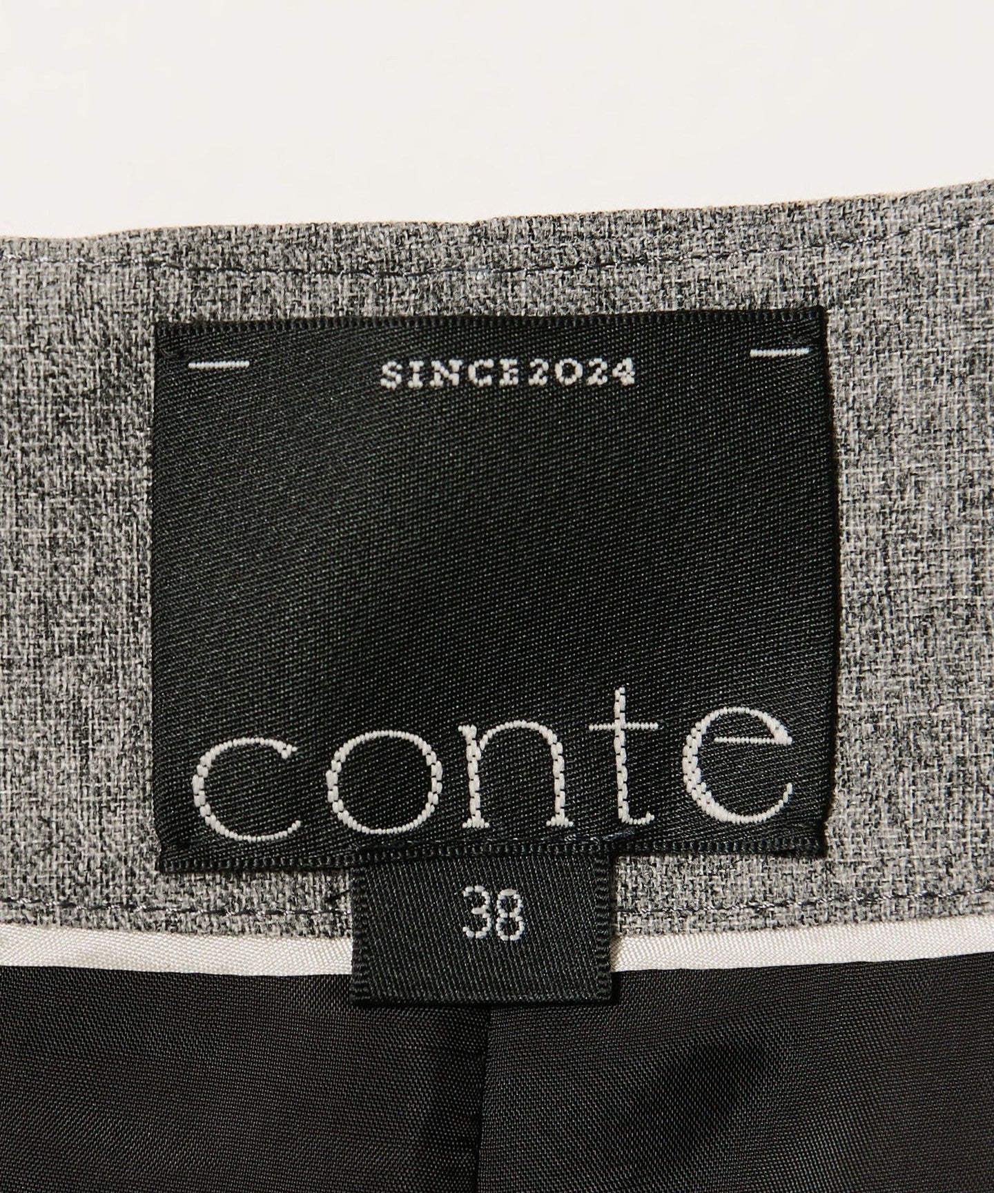 85141000037-d20.jpg