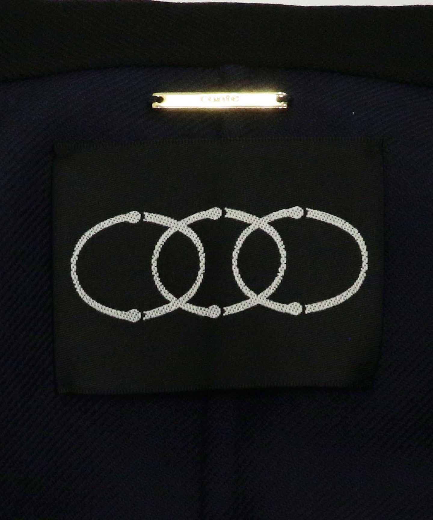 85251040001-d33.jpg