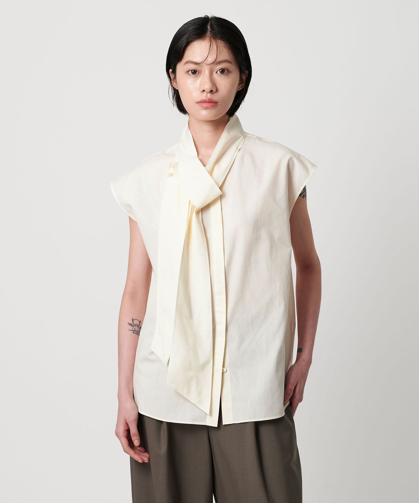 AEWEN MATOPH ] Irregular TIE ColorBLOUSE - Washable - - UNITED ARROWS