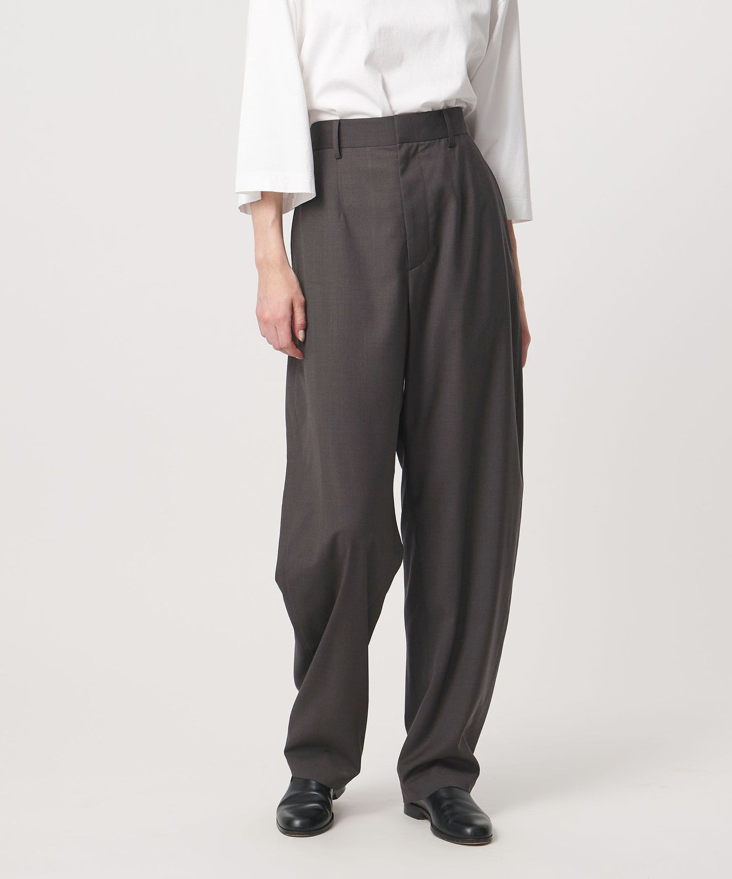 新品タグ付き LOEFF ロエフ ユナイテッドアローズ ウールボンタンパンツ 2 LOEFF]トロピカルウール ボンタンパンツ - UNITED ARROWS