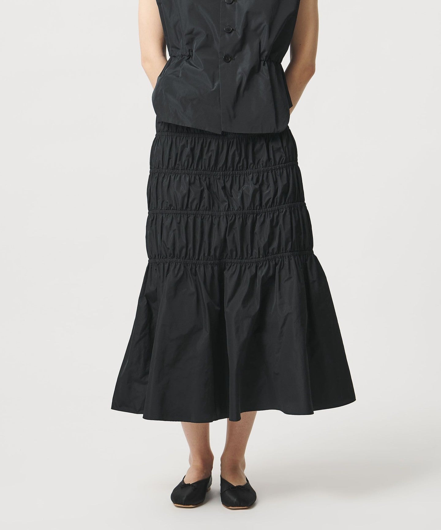ユナイテッドアローズ　LOEFF グロッシー タフタ ギャザースカート　ネイビー LOEFF]グロッシー タフタ ギャザー スカート - UNITED ARROWS