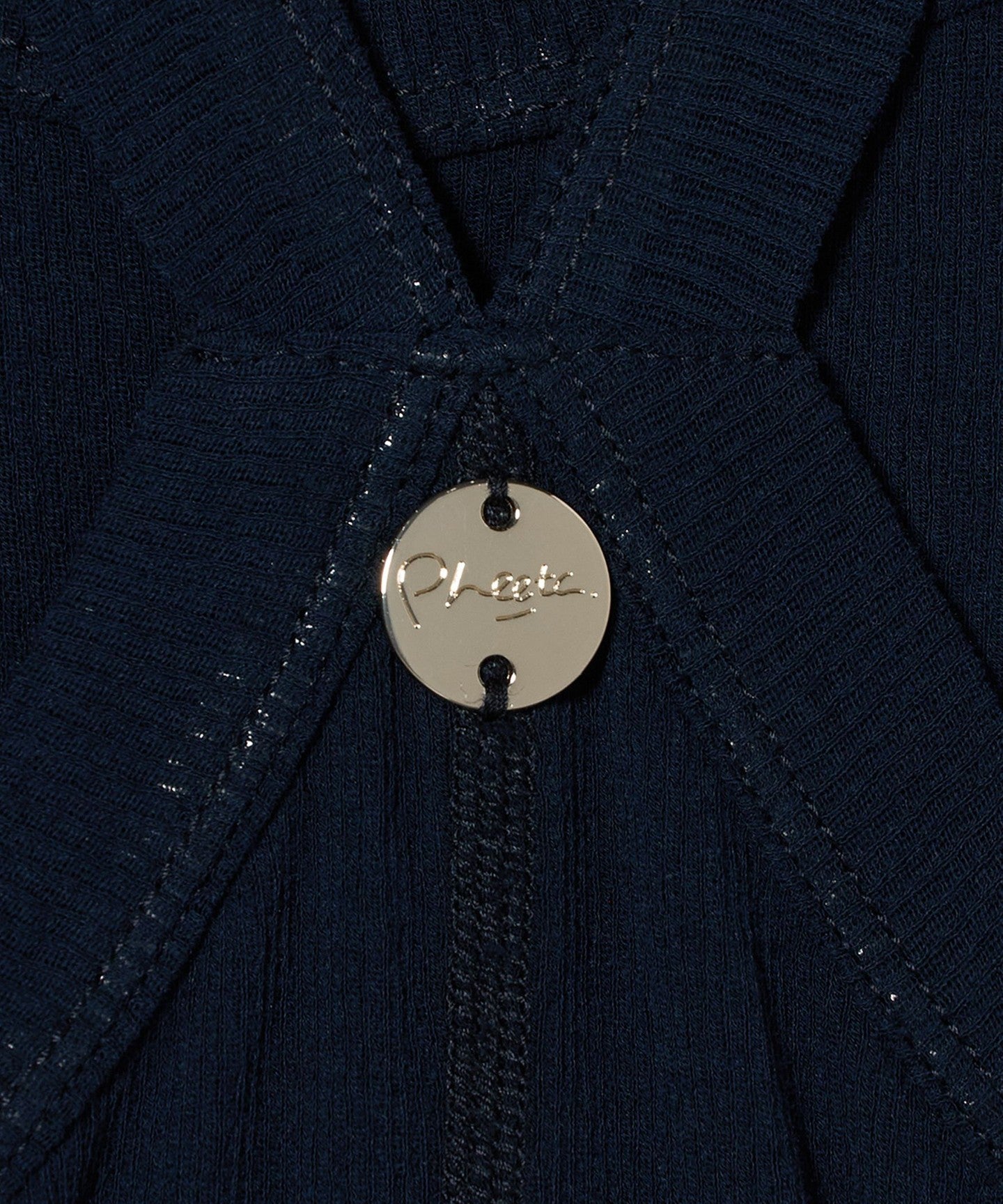 89176990019-d24.jpg