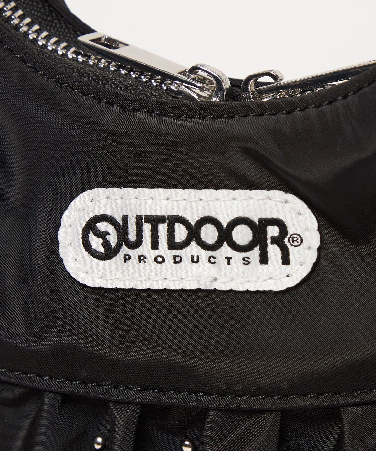 [Exclusive] <OUTDOOR PRODUCTS> Gathered Shoulder Bag with Studs