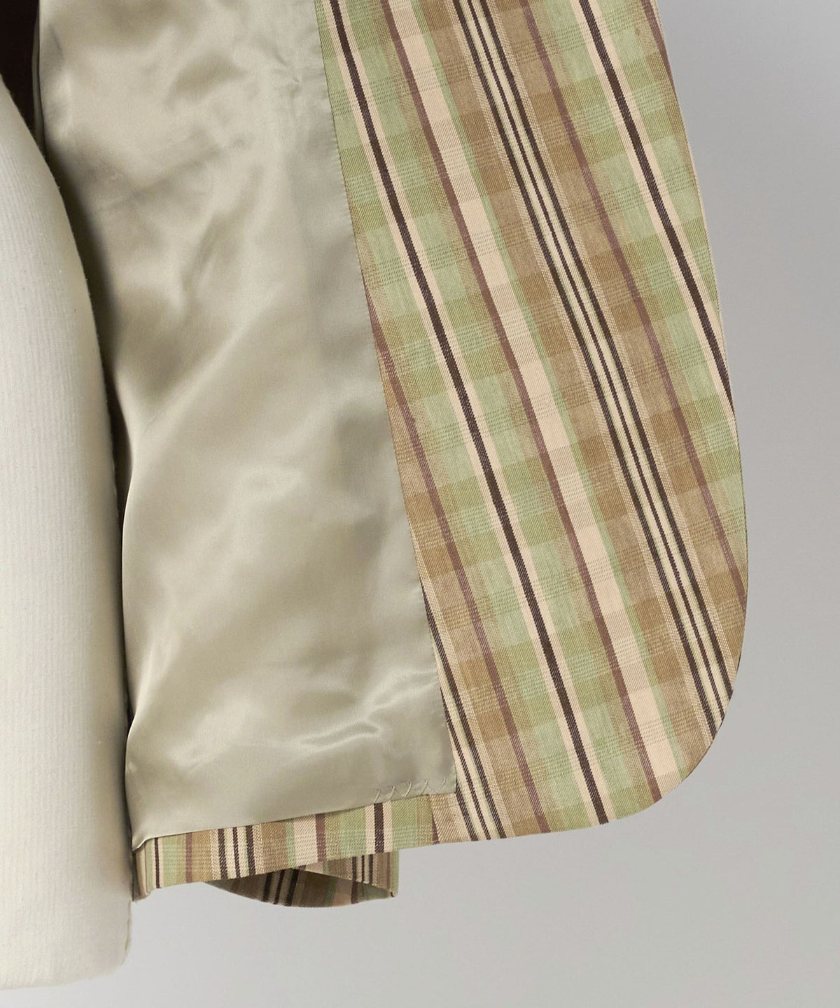 <LOEFF> Check Box Jacket