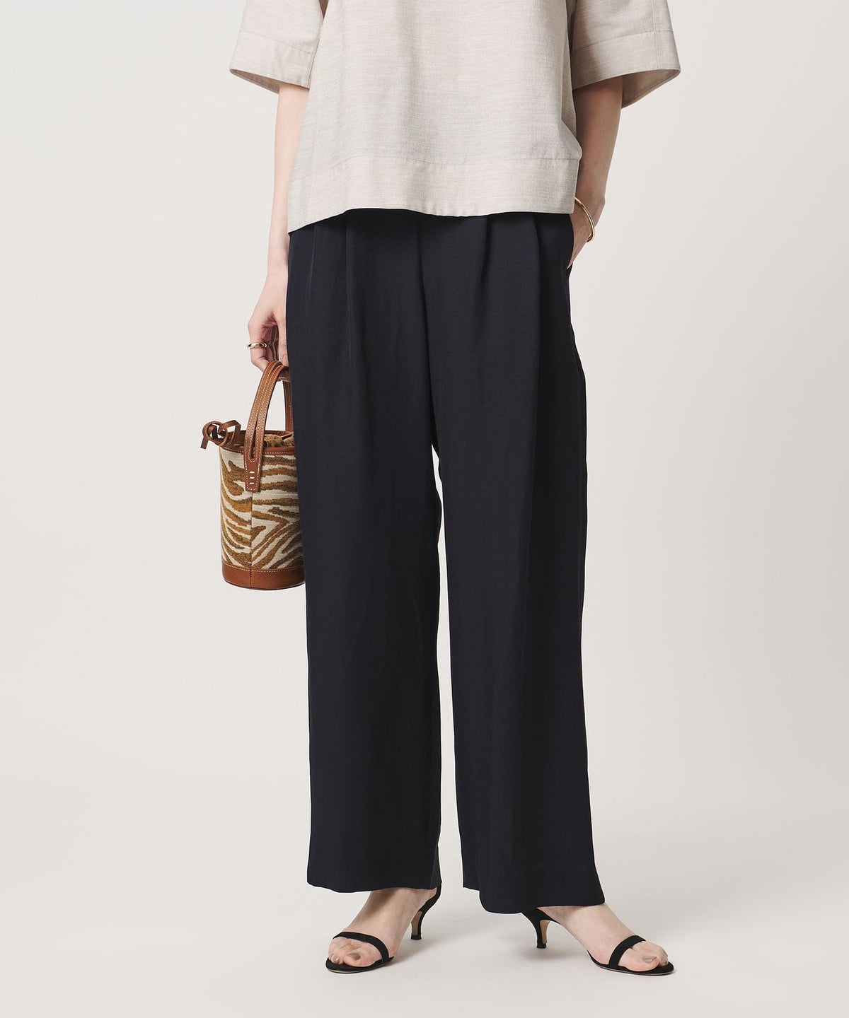 Pantalones Easy Anchos Rectos Plisados - Lavables