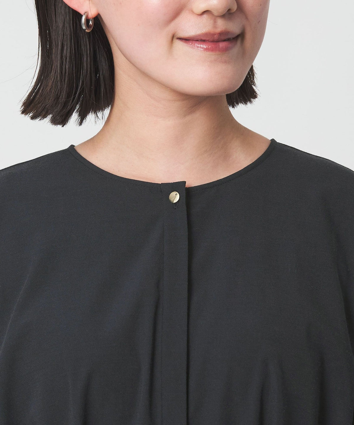 Vestido Femenino con Detalles de Paneles