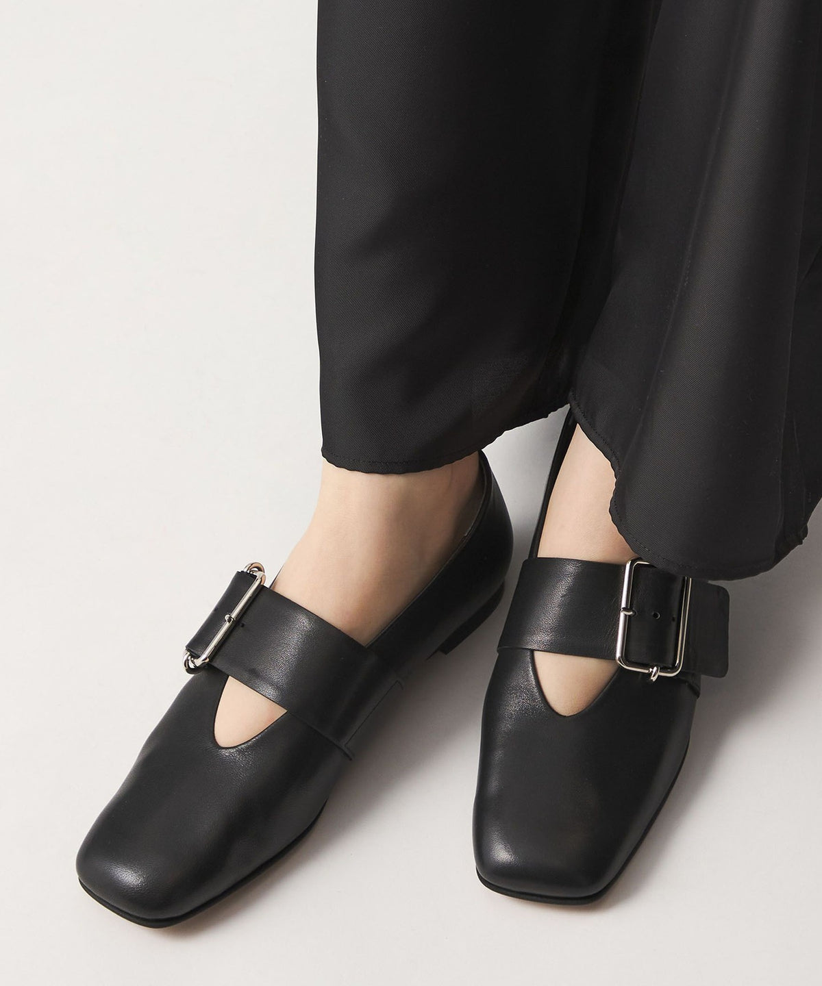New Classic Wide Belt Flats 10↑