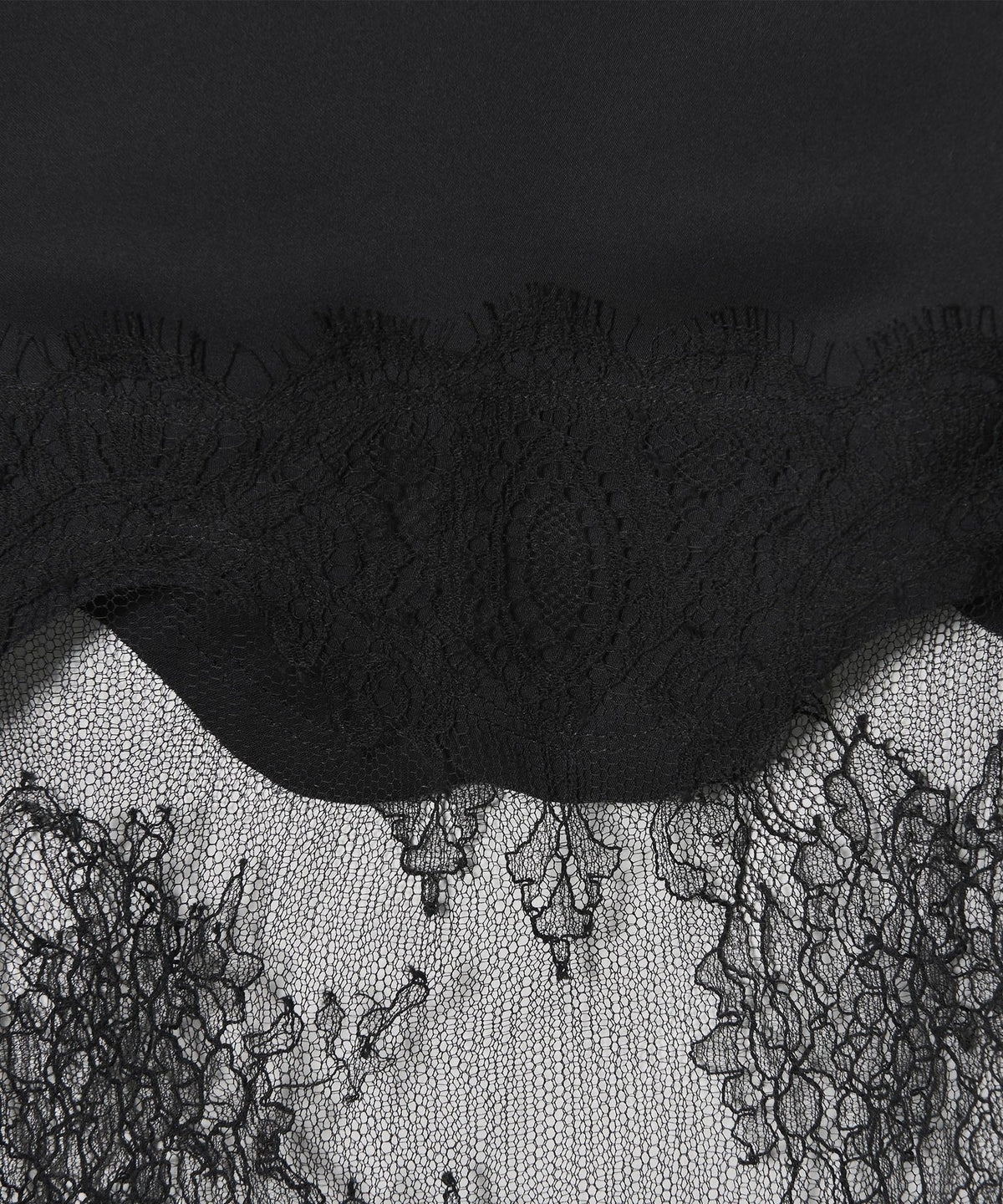 <conte> Asymmetrical Lace Cami