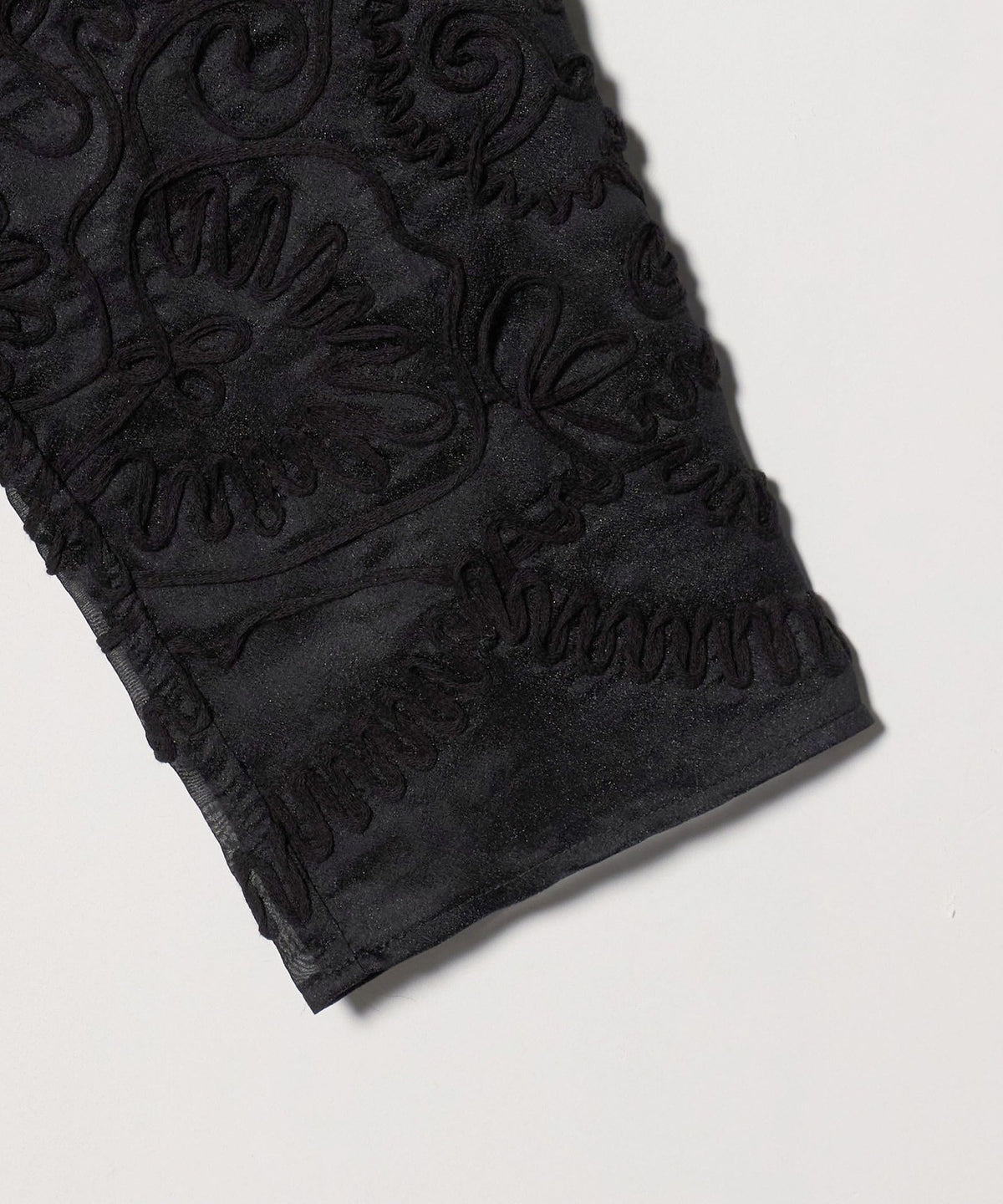 Camisa bordada con cordón de poliéster / Negro