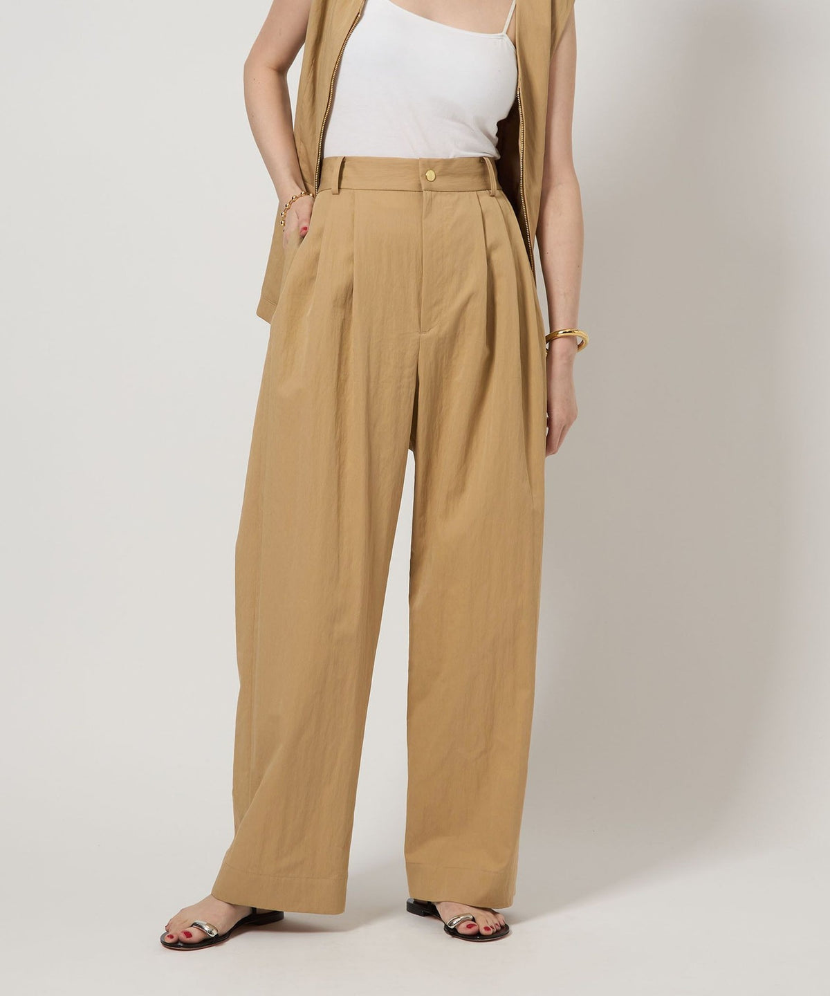 <conte> Tuck Easy Wide-Leg Pants