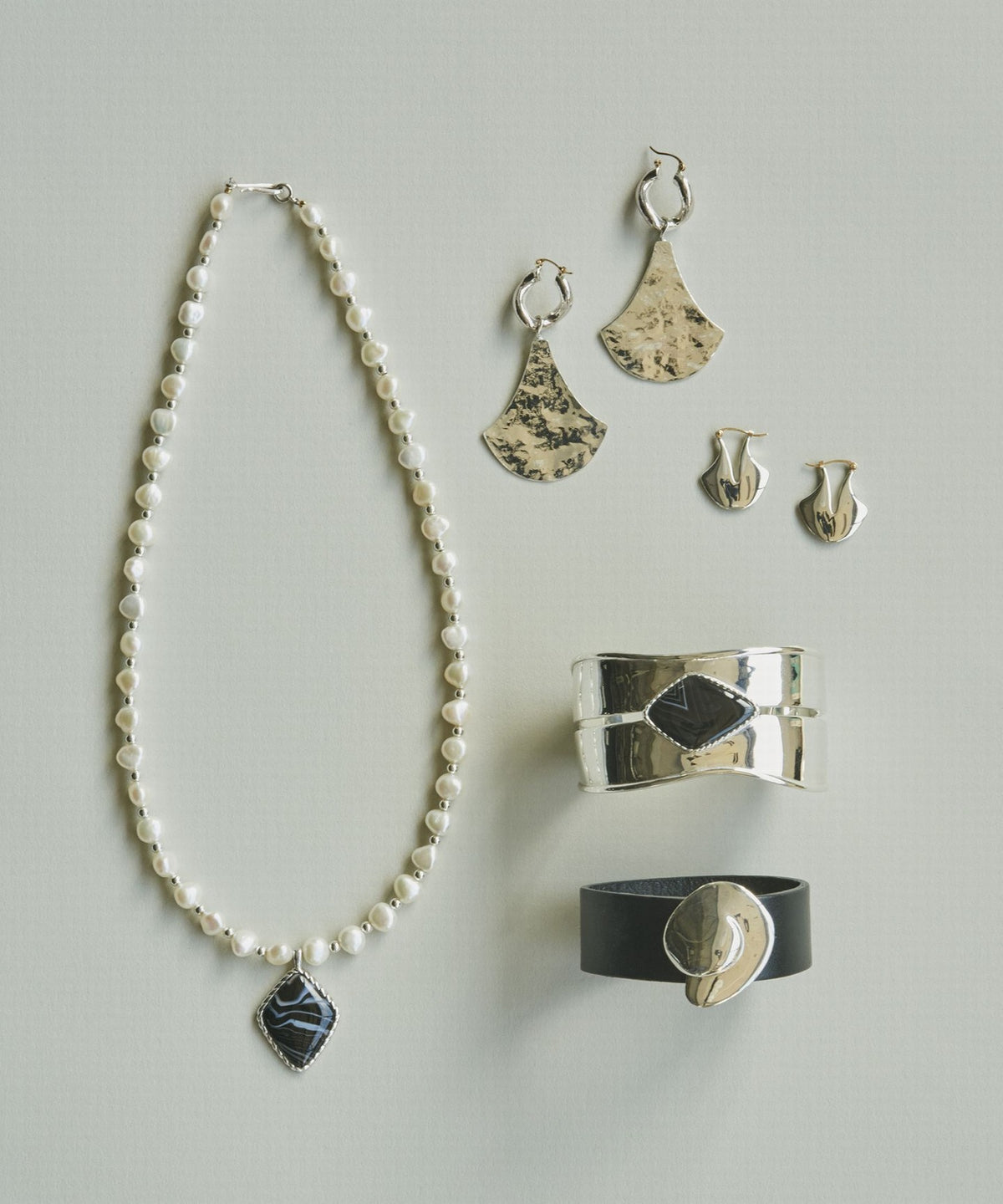 ＜PREEK＞YU-KIN ROTUS SWAY EARRINGS/ईयररिंग्स