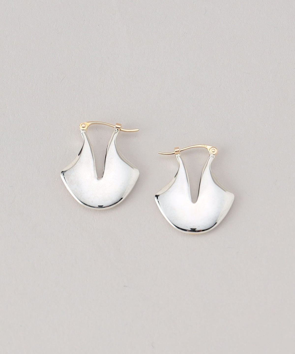 <PREEK> YU-KIN ROTUS SLIT EARRINGS
