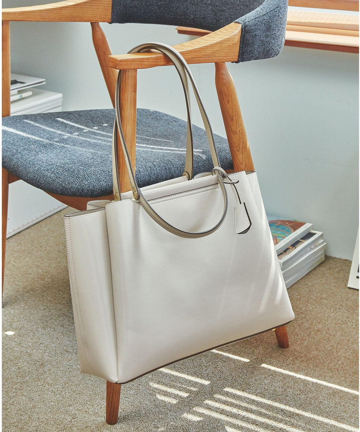 Exklusiv Online: Neue Doppelhenkel-Tragetasche / A4-Format / Für Pendler / mit Laptoptasche