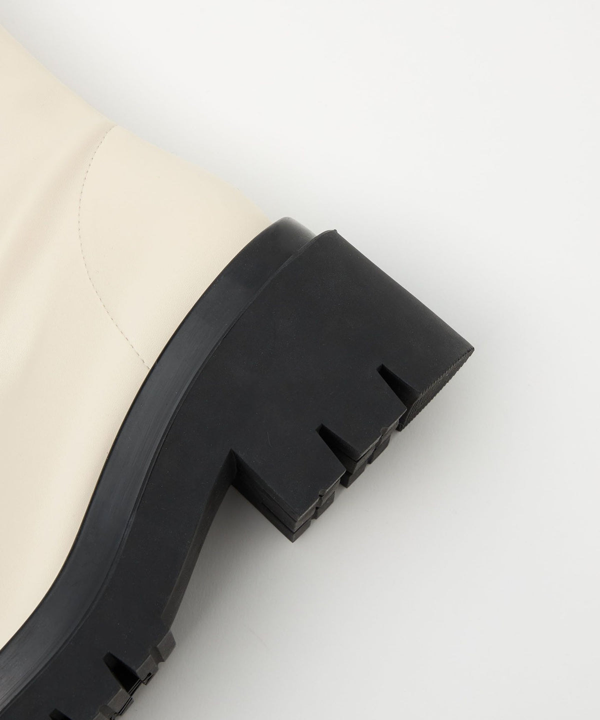 <SY> Bottines à semelle crantée 75↑