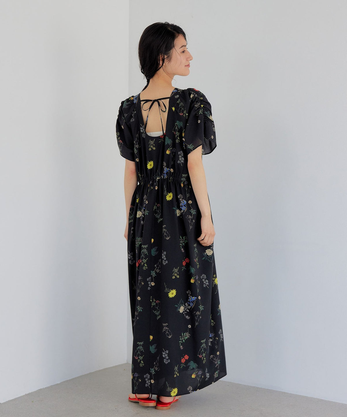 <EMMEL REFINES> EM Floral Print Gathered Puff Sleeve Dress