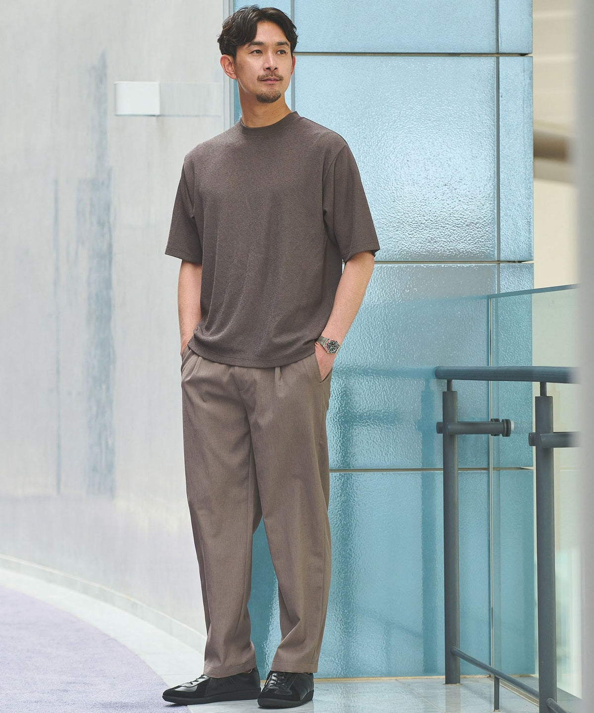 【网站限定】JUST fit 轻盈斜纹单褶休闲裤 -双向弹力・吸湿速干-