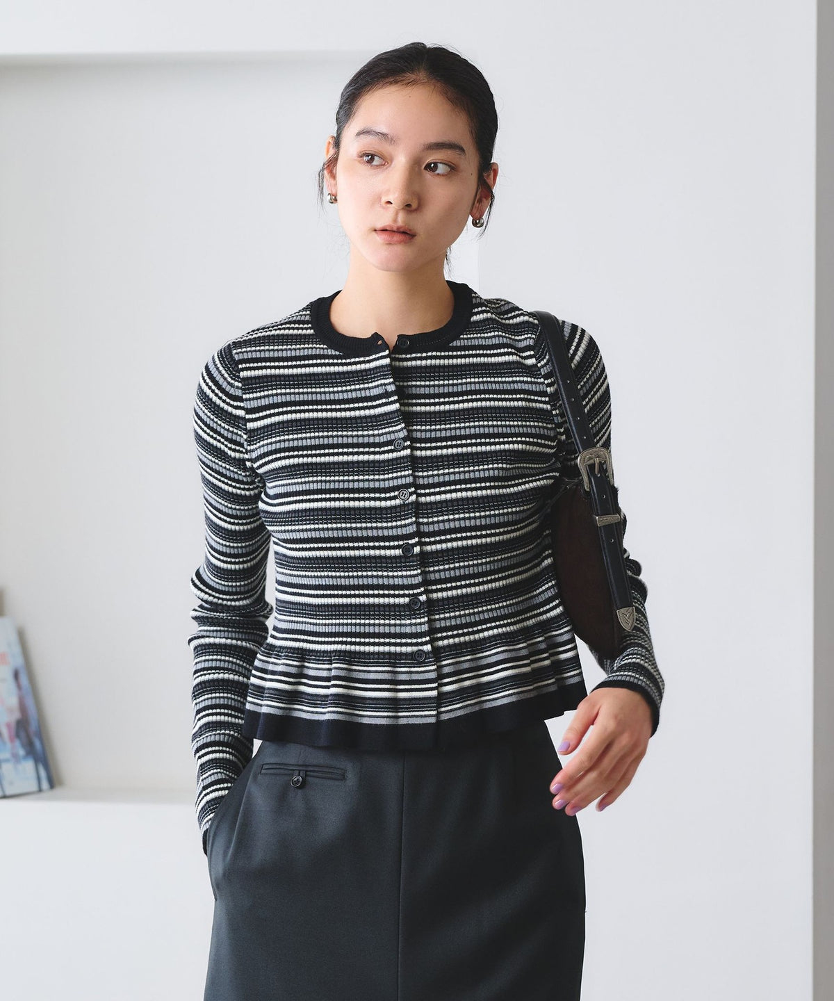 【网站限定 Wardrobe DAILY MINIMAL】条纹荷叶边针织开衫