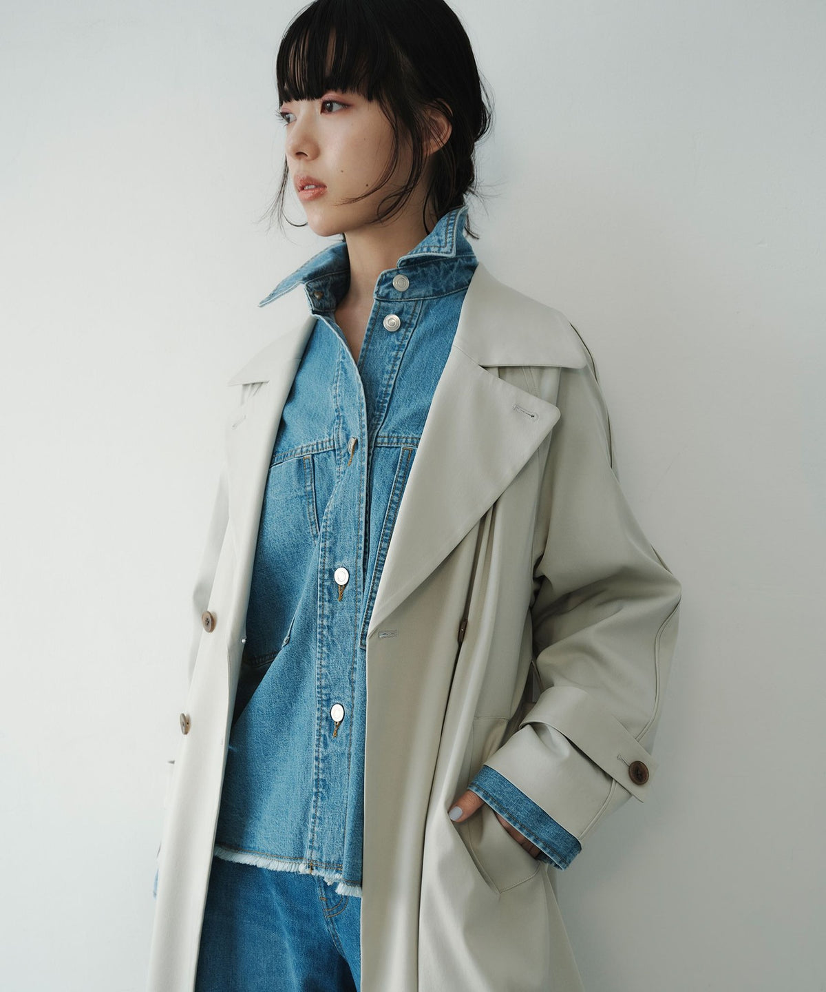 <EMMEL REFINES> EM Double-Button Draped Flare Trench Coat
