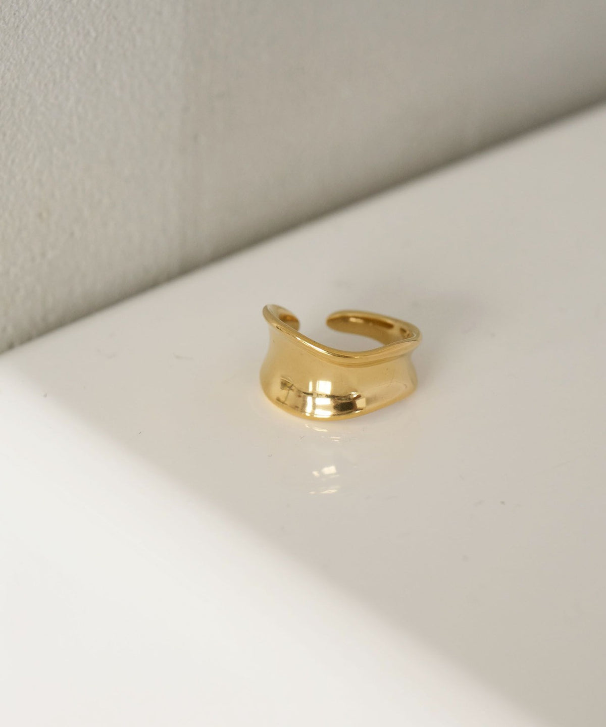 【WEB-EXKLUSIV】Geschwungener Breiter Ring