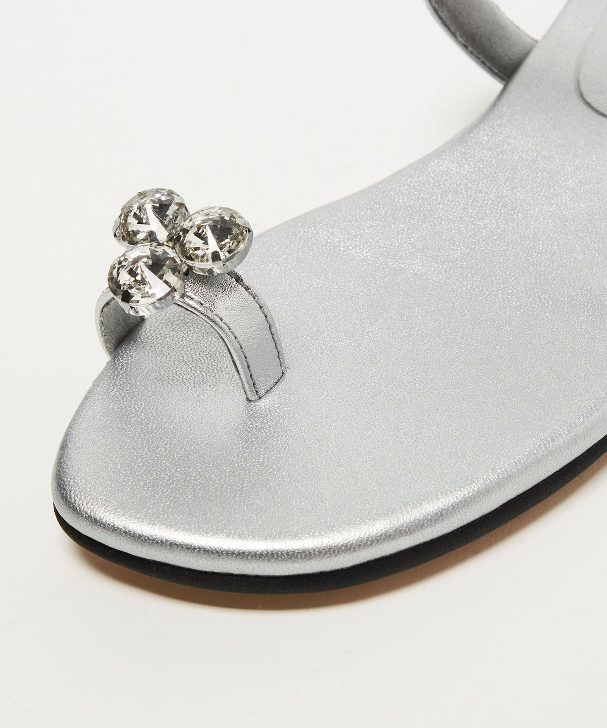 [WEB Exclusive] Thumb Loop Bijou Sandals 10■