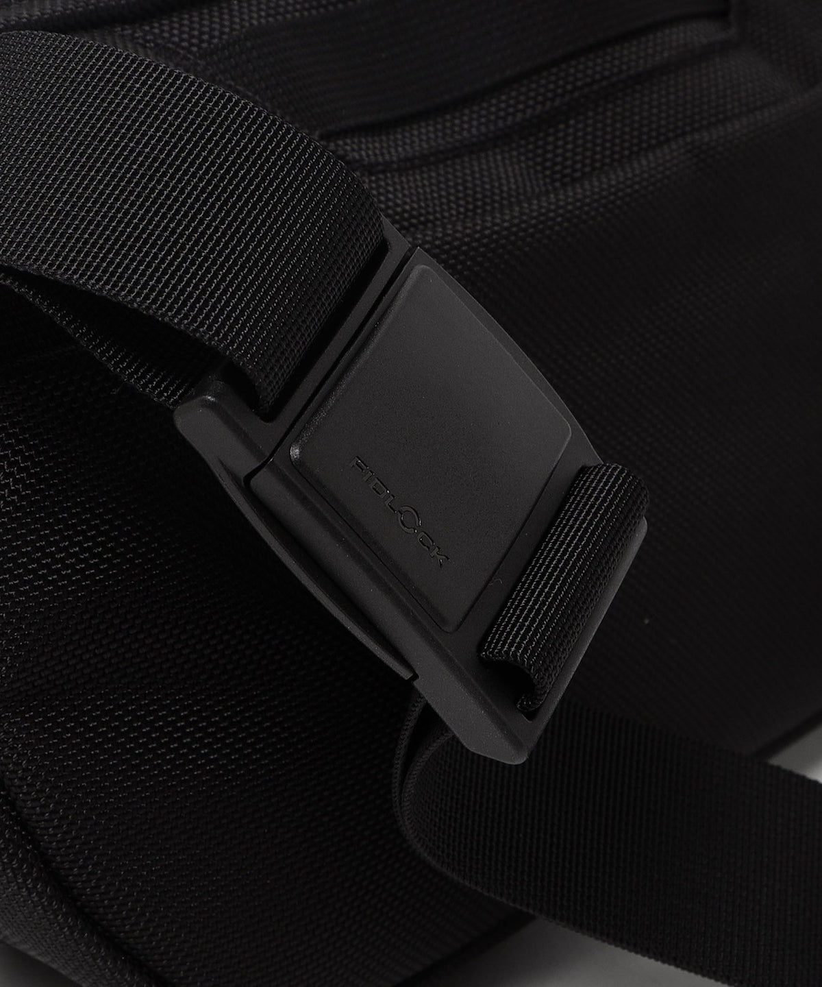 ＜Aer＞ DAY SLING 3L/挎包