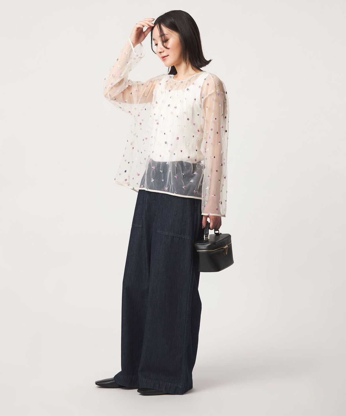 【網路限定】＜at ease＞薄紗刺繡套頭上衣