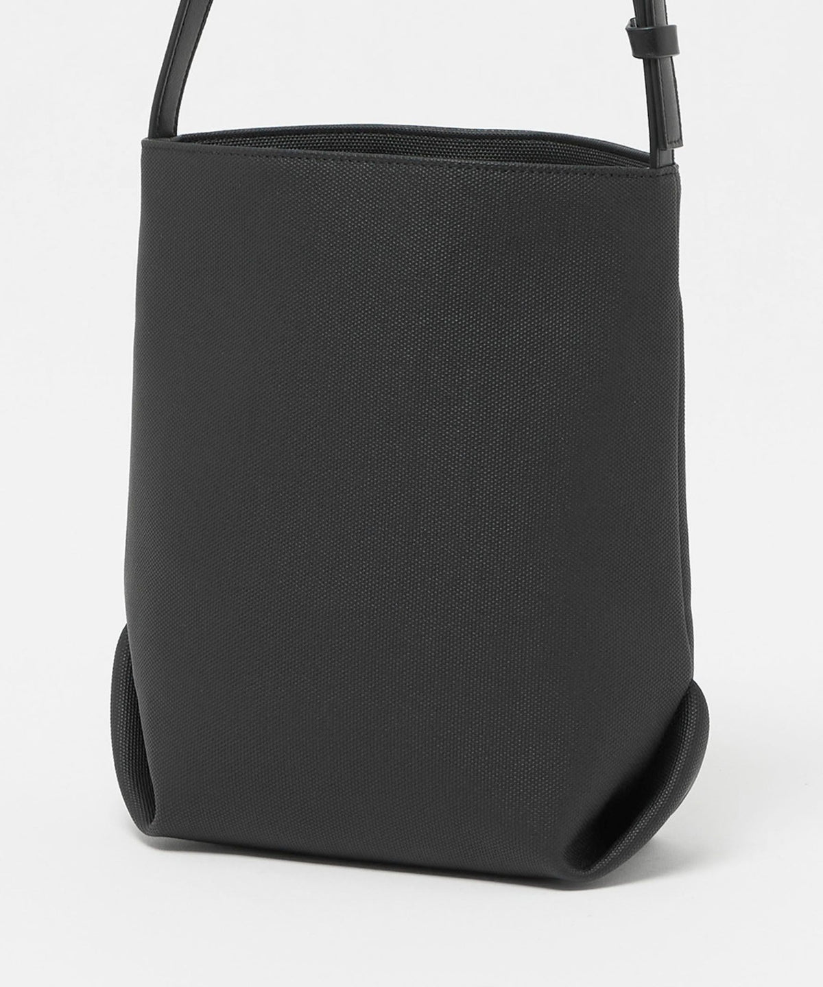 “Emboss Bag Series” 水桶包