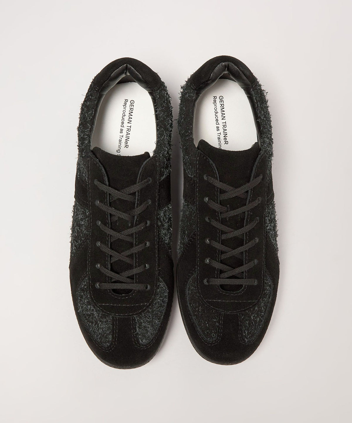 Edición especial <GERMAN TRAINER> Zapatillas German Trainer de ante peludo