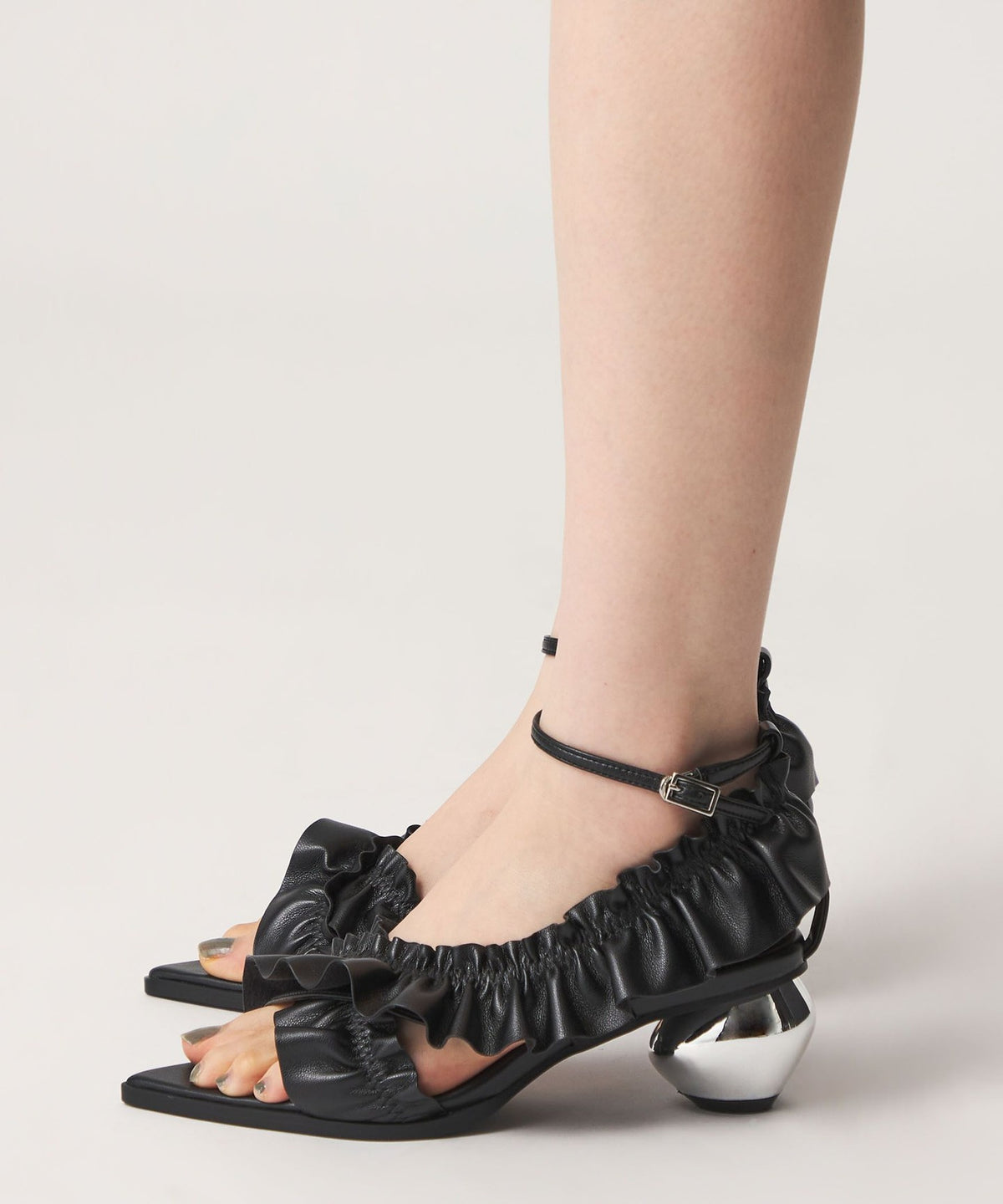 <SY> Pointed Frill Sandals 50↑