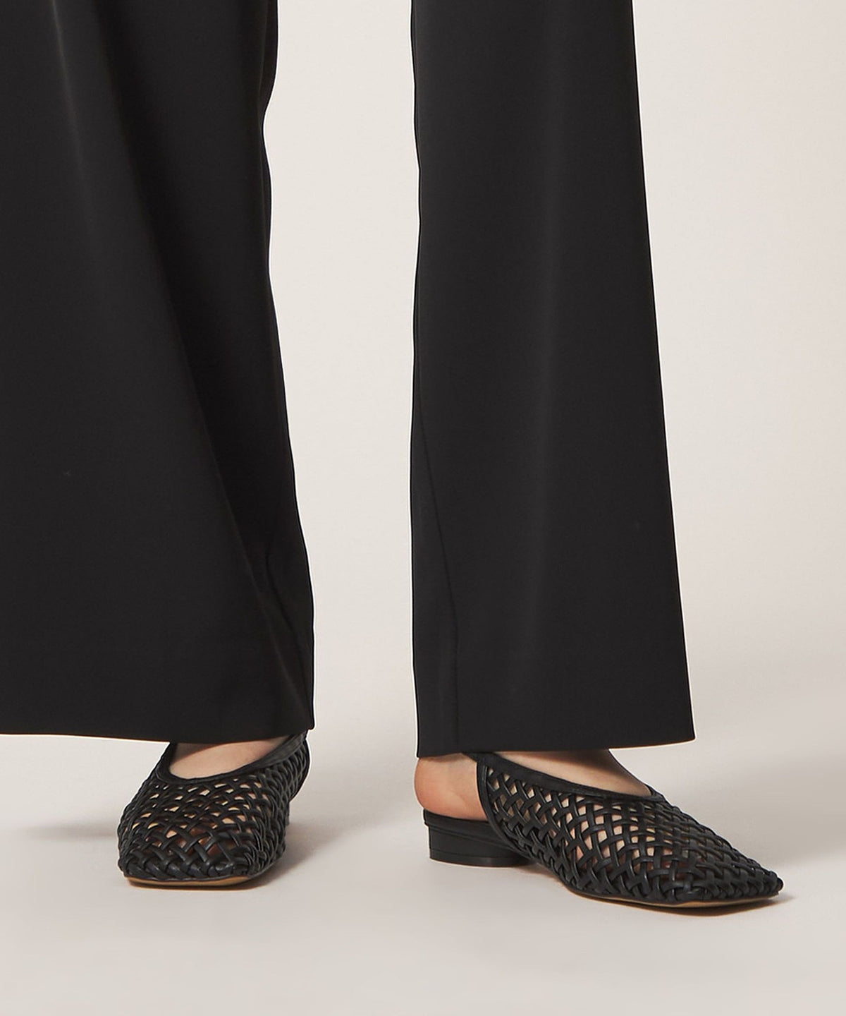 Mesh Back-Belt Flats 20^