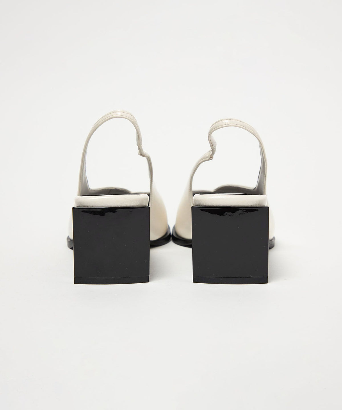 <SY> Square Edge Heel Back-Strap Pumps 55